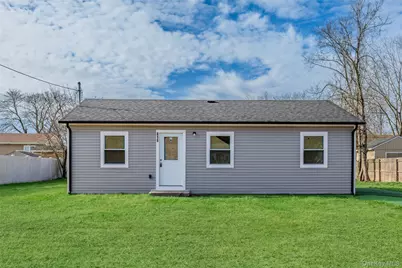 818 Meade Avenue, Bellport, NY 11713 - Photo 2