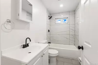 818 Meade Avenue, Bellport, NY 11713 - Photo 10