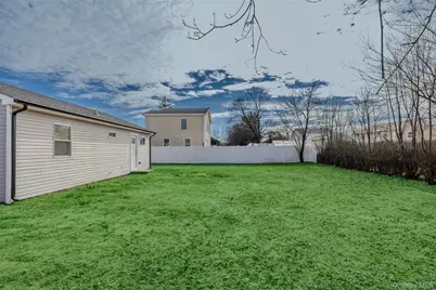 818 Meade Avenue, Bellport, NY 11713 - Photo 18