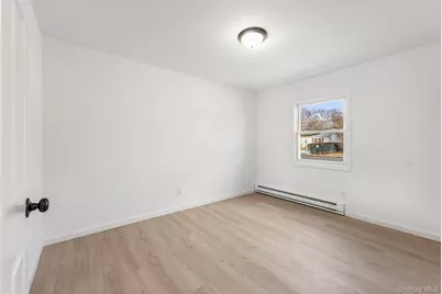 818 Meade Avenue, Bellport, NY 11713 - Photo 12
