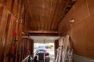 385 Beacon Ave, Lindenhurst, NY 11757 - Photo 22