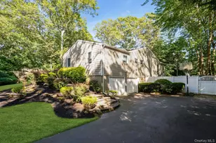 48 Randolph Dr, Dix Hills, NY 11746 - Photo 2