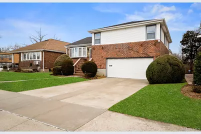 79-09 260th Street, Floral Park, NY 11004 - Photo 2