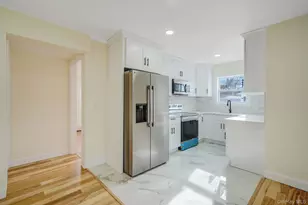 131 Belle Ave, Ronkonkoma, NY 11779 - Photo 4