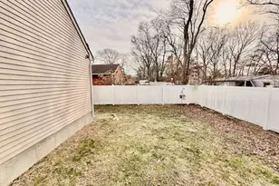 116 Robinwood Dr, Shirley, NY 11967 - Photo 24