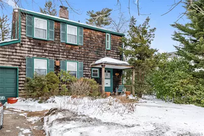 27 Deepdale Parkway, Roslyn Heights, NY 11577 - Photo 2