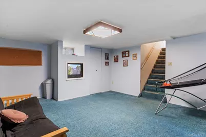 9 W 8th Street, Ronkonkoma, NY 11779 - Photo 12