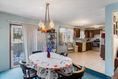 9 W 8th Street, Ronkonkoma, NY 11779 - Photo 4