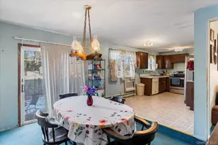 9 W 8th St, Ronkonkoma, NY 11779 - Photo 4