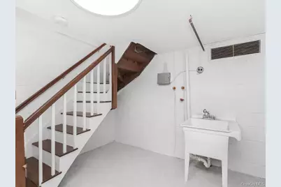 111 Alta Avenue, Yonkers, NY 10705 - Photo 10