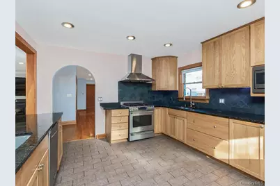 111 Alta Avenue, Yonkers, NY 10705 - Photo 2