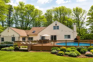 4 Manor Hills Dr, Manorville, NY 11949 - Photo 2