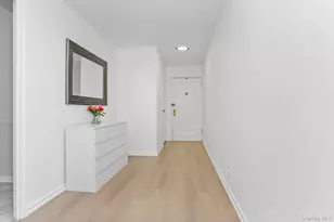 450 Pelham Rd, New Rochelle, NY 10805 - Photo 6