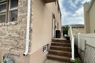 1371 Rosser Ave, Elmont, NY 11003 - Photo 12