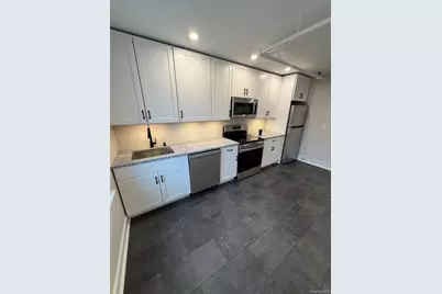 127 South Street #3E, Oyster Bay, NY 11771 - Photo 2