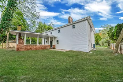 6 Connetquot Drive, Oakdale, NY 11769 - Photo 8