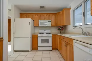 109 Gatto Ln, Pearl River, NY 10965 - Photo 4