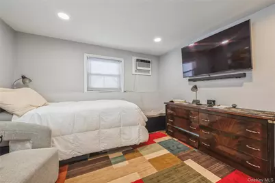 2 Udalia Road, West Islip, NY 11795 - Photo 28