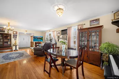 524 Livingston Street, Westbury, NY 11590 - Photo 12