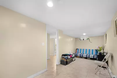 524 Livingston Street, Westbury, NY 11590 - Photo 28
