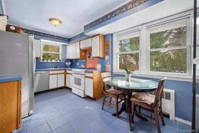 524 Livingston Street, Westbury, NY 11590 - Photo 10