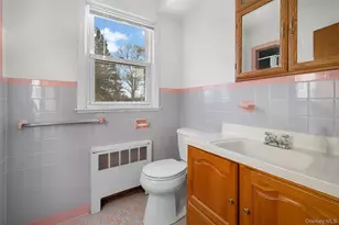 524 Livingston St, Westbury, NY 11590 - Photo 26