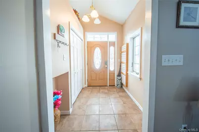 41 Foxhill Road, Valhalla, NY 10595 - Photo 4