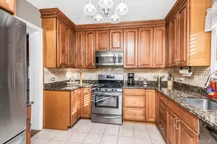 32 Glover Ave, Yonkers, NY 10704 - Photo 4