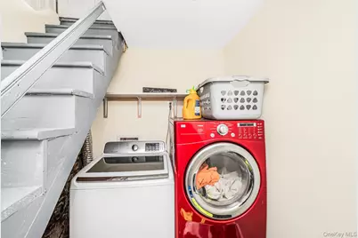 32 Glover Avenue, Yonkers, NY 10704 - Photo 18