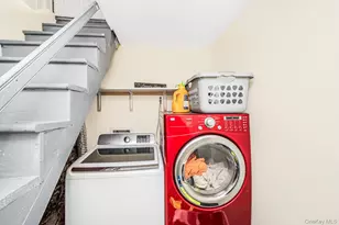 32 Glover Ave, Yonkers, NY 10704 - Photo 18