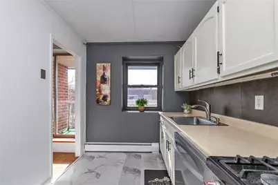 100 Clinton Avenue #4M, Mineola, NY 11501 - Photo 10