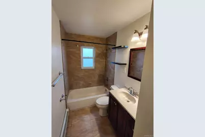 122 W 1st Street, Deer Park, NY 11729 - Photo 10