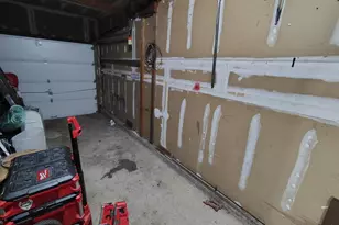 122 W 1st St, Deer Park, NY 11729 - Photo 12