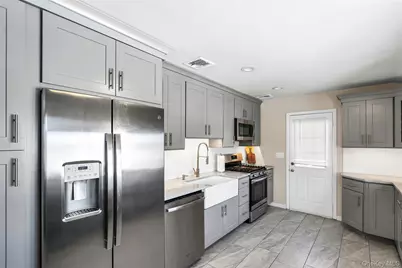 53 Calvert Avenue, Commack, NY 11725 - Photo 12