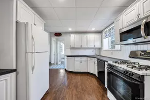 218 Woodlawn Rd, West Hempstead, NY 11552 - Photo 14