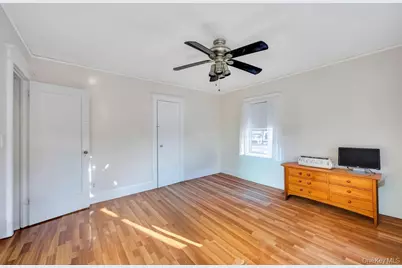 218 Woodlawn Road, West Hempstead, NY 11552 - Photo 18