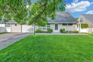 6 Arizona Ave, Syosset, NY 11791 - Photo 14