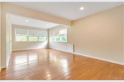 6 Arizona Avenue, Syosset, NY 11791 - Photo 8