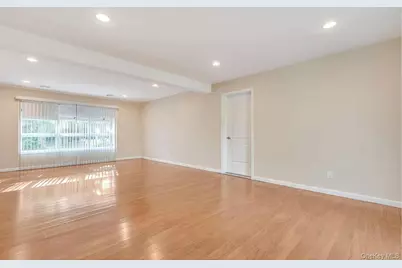 6 Arizona Avenue, Syosset, NY 11791 - Photo 4