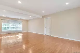 6 Arizona Ave, Syosset, NY 11791 - Photo 4