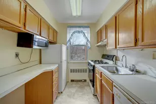 4 Bryant Crescent, White Plains, NY 10605 - Photo 10