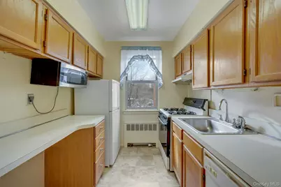 4 Bryant Crescent #2C, White Plains, NY 10605 - Photo 8