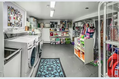 116 Woods Avenue, Malverne, NY 11565 - Photo 22