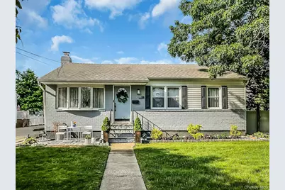 116 Woods Avenue, Malverne, NY 11565 - Photo 1