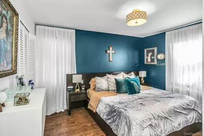 116 Woods Avenue, Malverne, NY 11565 - Photo 12