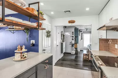 116 Woods Avenue, Malverne, NY 11565 - Photo 8