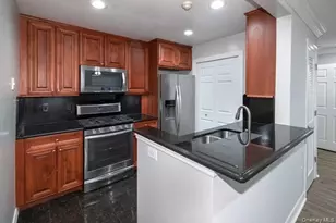 1104 Vista View Dr, Farmingville, NY 11738 - Photo 2