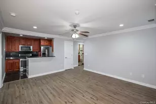 1104 Vista View Dr, Farmingville, NY 11738 - Photo 4