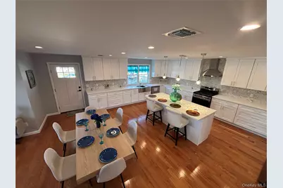 403 S Bayview Avenue, Freeport, NY 11520 - Photo 22