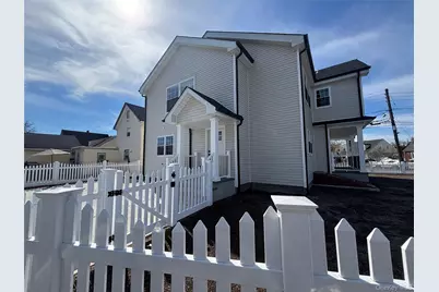 403 S Bayview Avenue, Freeport, NY 11520 - Photo 2